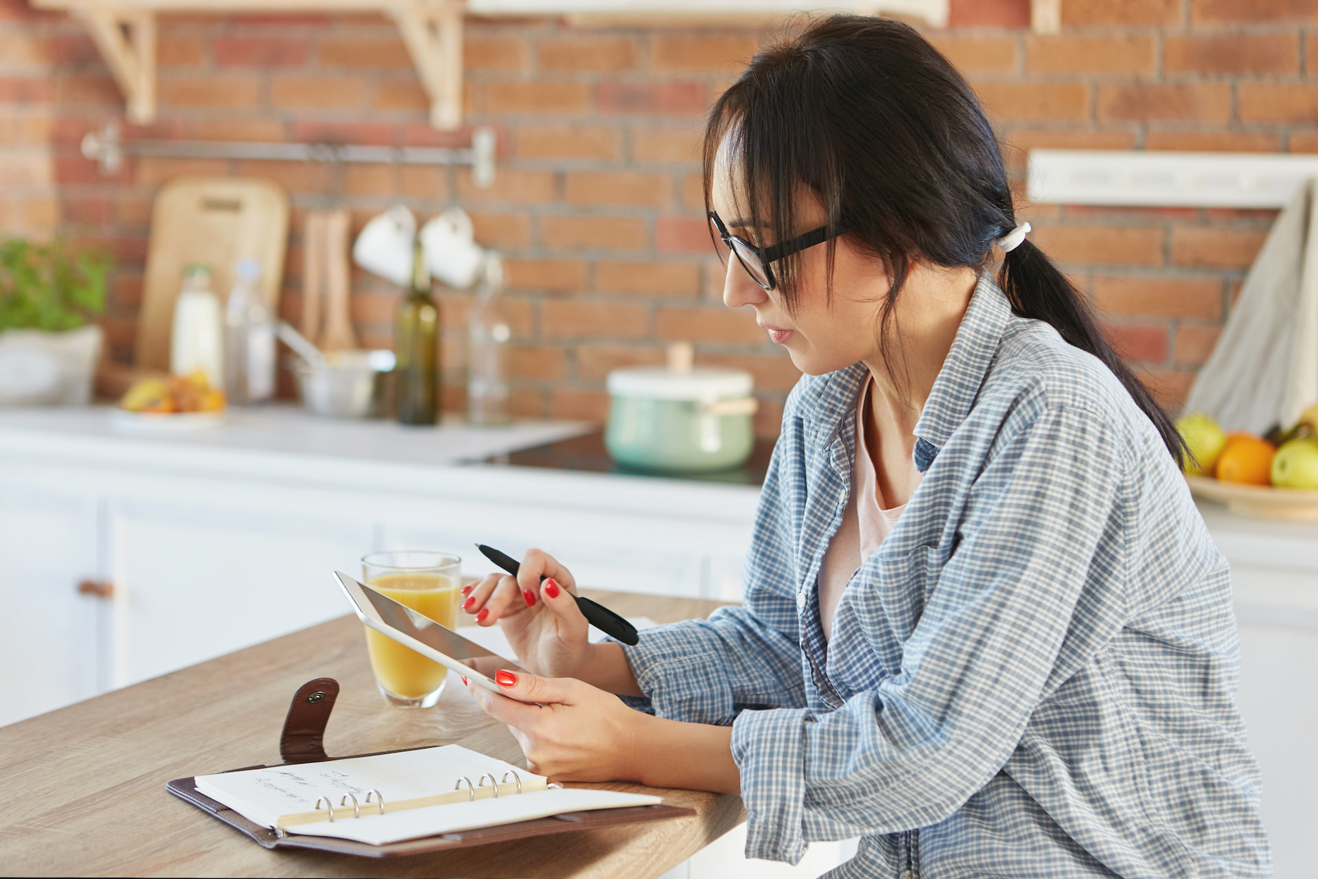 Academic Writing Task 2 - Direct Question Essays - Families