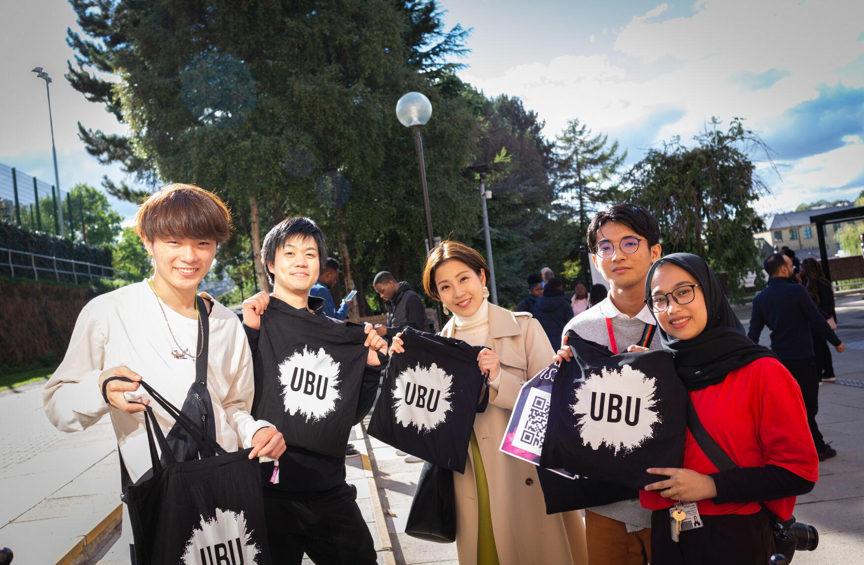 Cơ hội việc làm và thu nhập khủng của Business Analytics & AI tại UK?