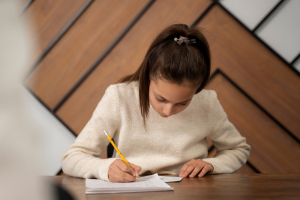 Cách viết Introduction trong IELTS Writing Task 2: Viết ngắn gọn nhưng vẫn ghi điểm