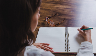 Academic Writing Task 1 - Dynamic Charts