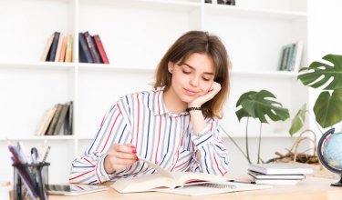 Academic Writing Task 2 - Agree & Disagree Essays: Arts vs Science