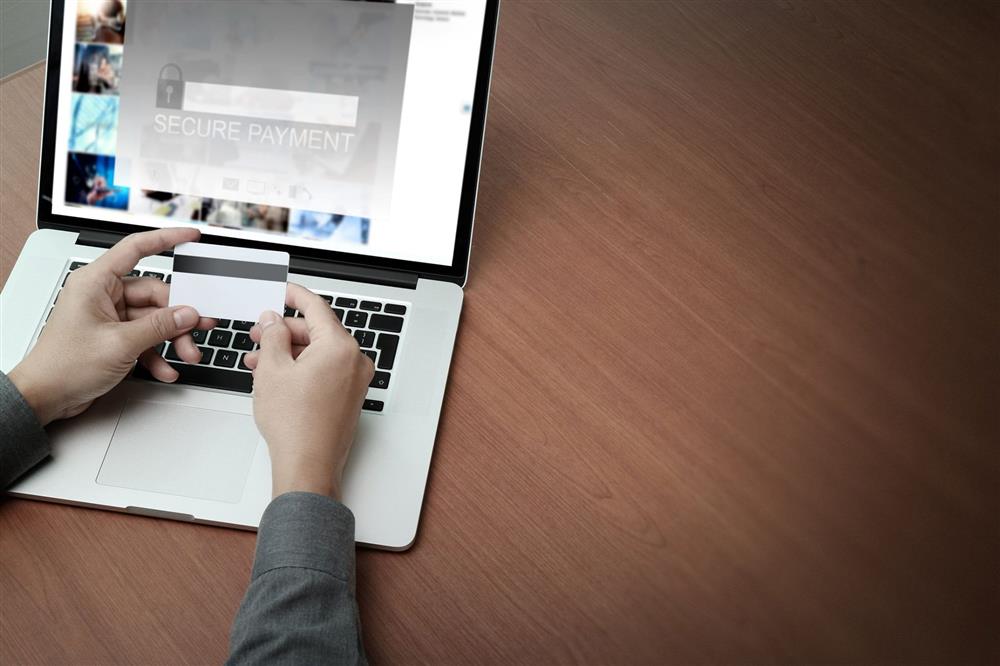 Buying things on the Internet (Corrected essay)